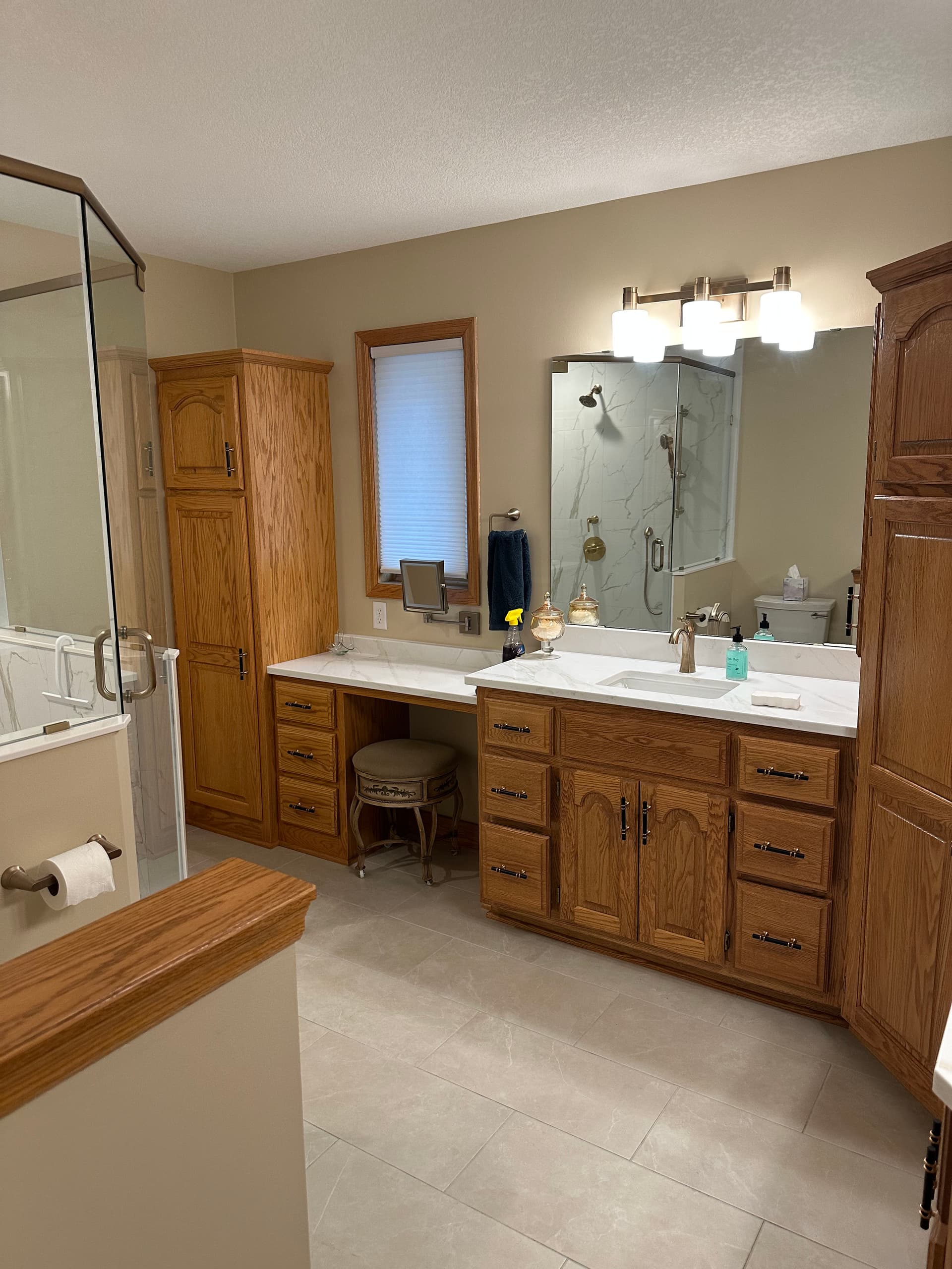 Gallery photos for Glass Shower Enclosure and Full Bathroom Remodel Done Right: Image #3